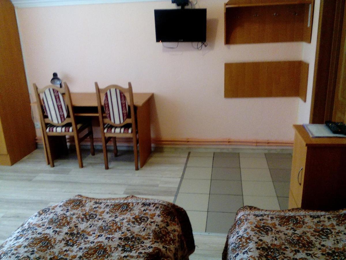 Hostel On Flotska Ιβανό-Φρανκίβσκ Εξωτερικό φωτογραφία