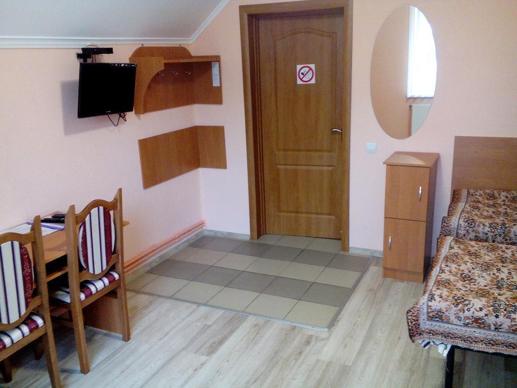 Hostel On Flotska Ιβανό-Φρανκίβσκ Εξωτερικό φωτογραφία